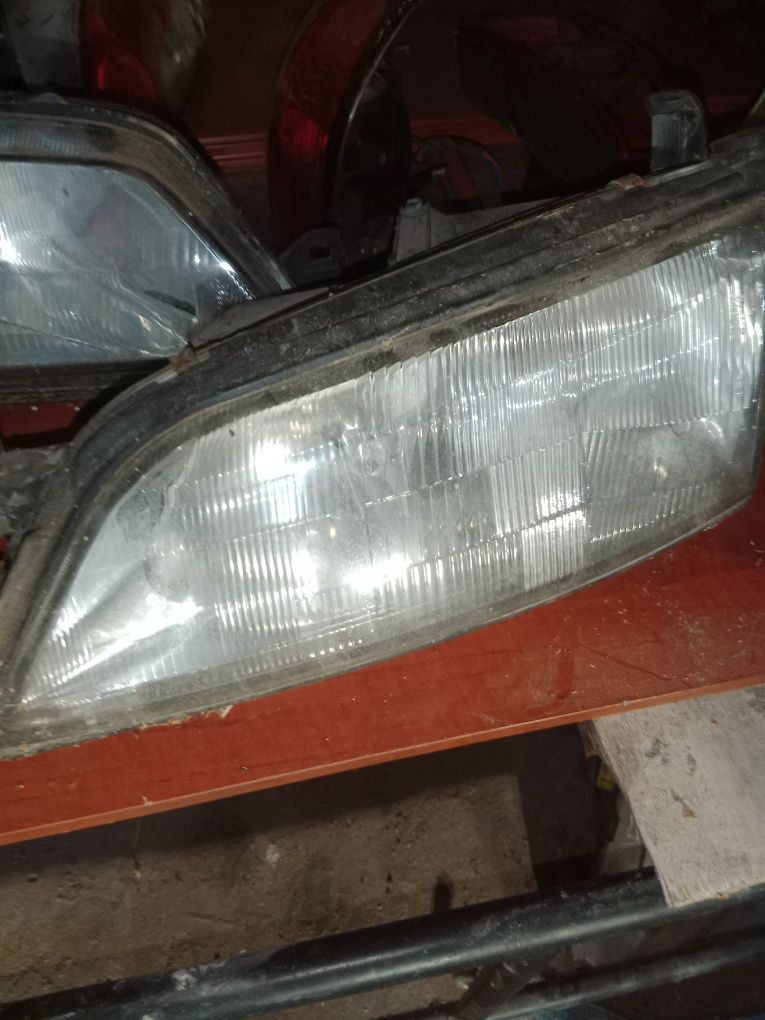 Lampy przednie opel Vectra B