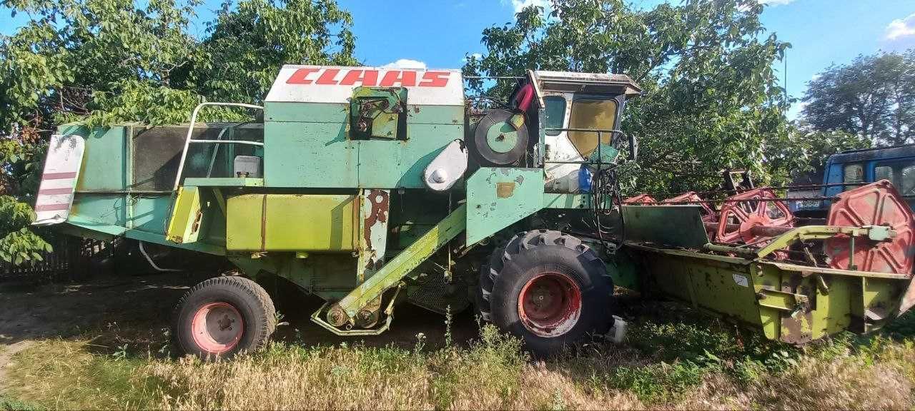 Claas Dominator 106