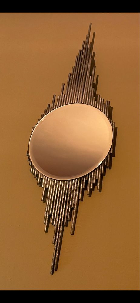 Espelho com Design Geométrico e Acabamento Envelhecido