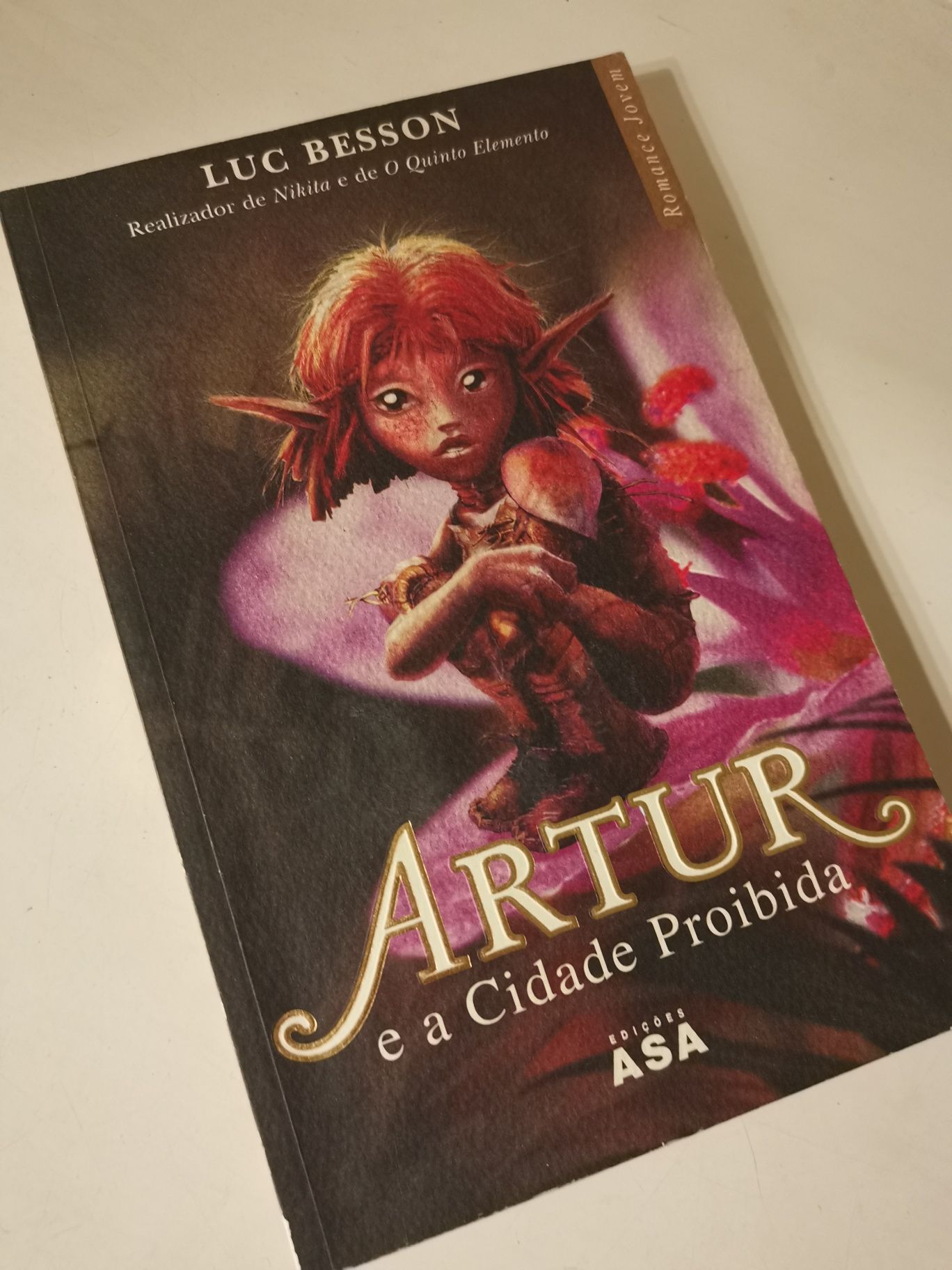 Livros: Artur e a Cidade Proibida; Retrato a Sépia; A Lei do Amor