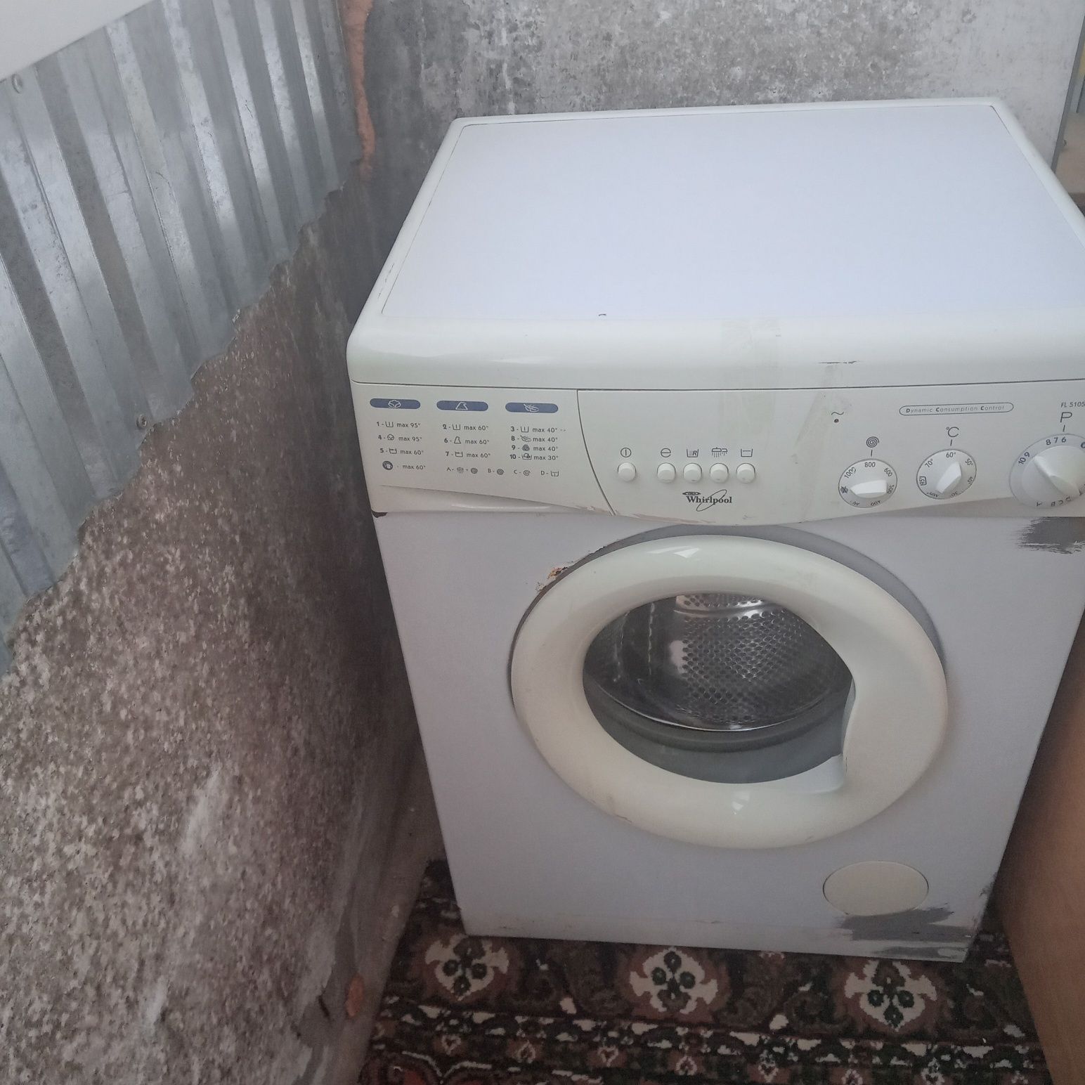 Продам пральну машину Whirlpool