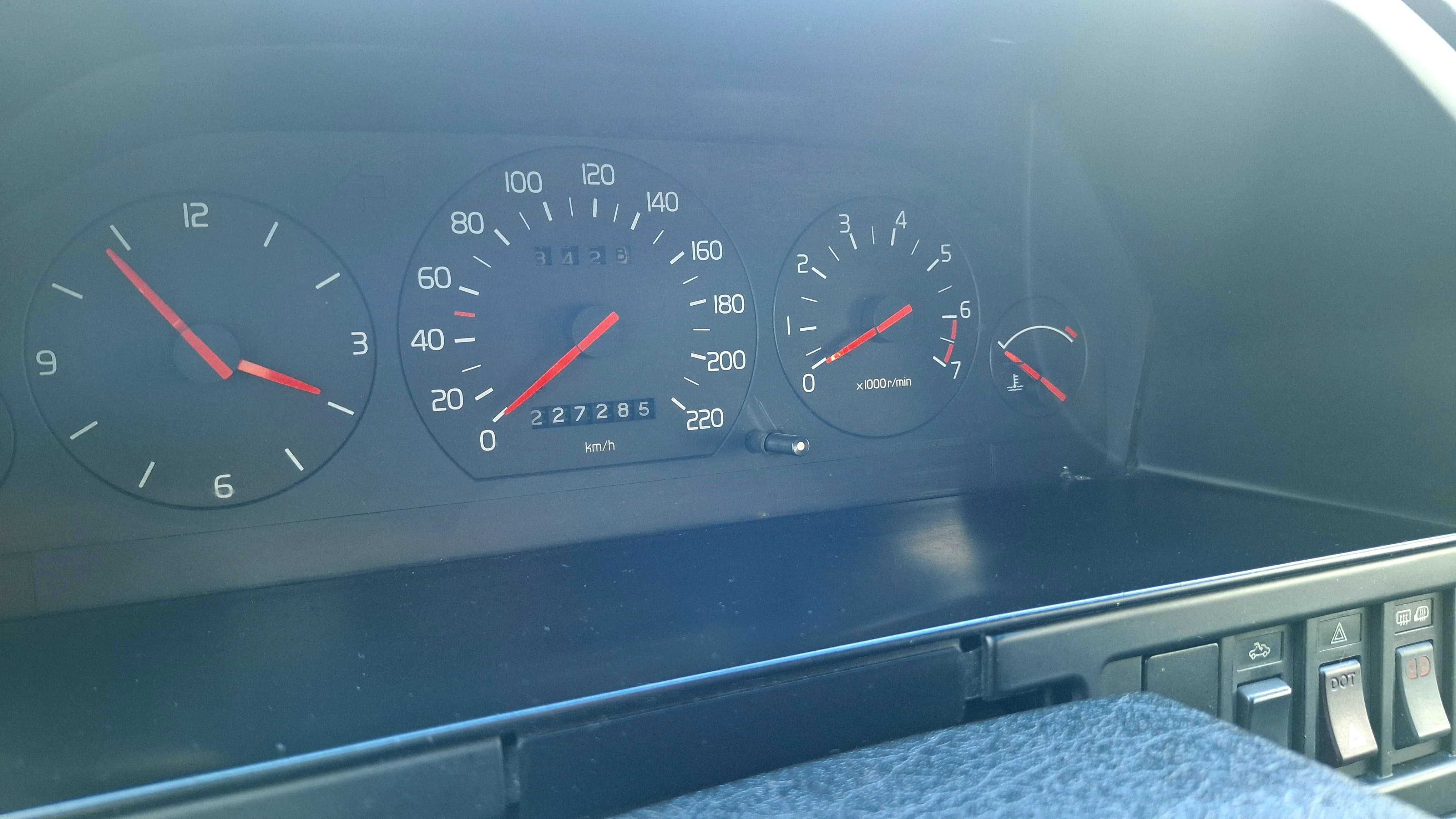 Volvo 760 2.8 V6 Auto. Nacional