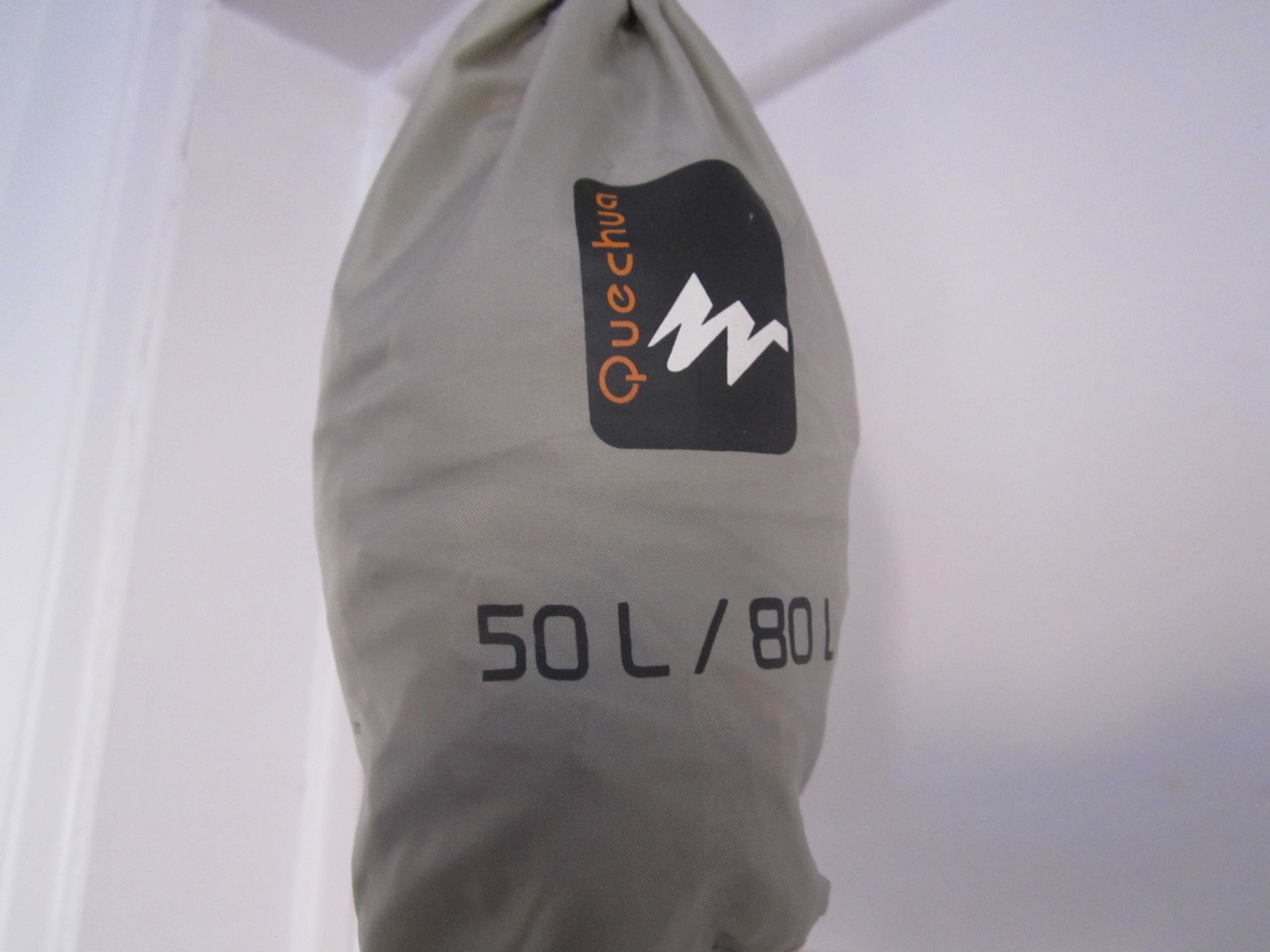 Capa cobertura de mochila cinza Quechua nova