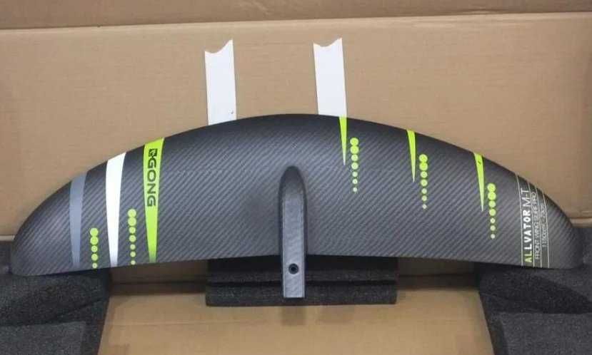 Prancha Wingfoil foil Gong Hipe perf 4'11 ( 70L ) , OFERTA front wing