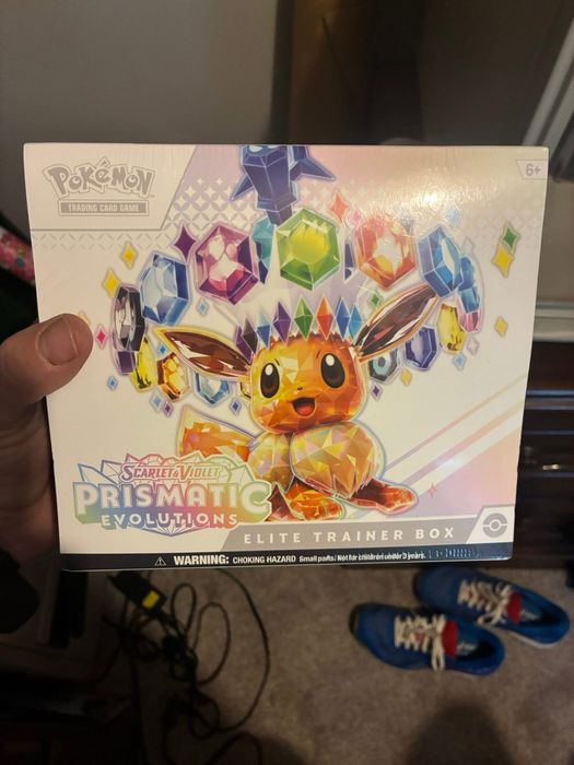 Prismatic Evolutions Elite trainer Box