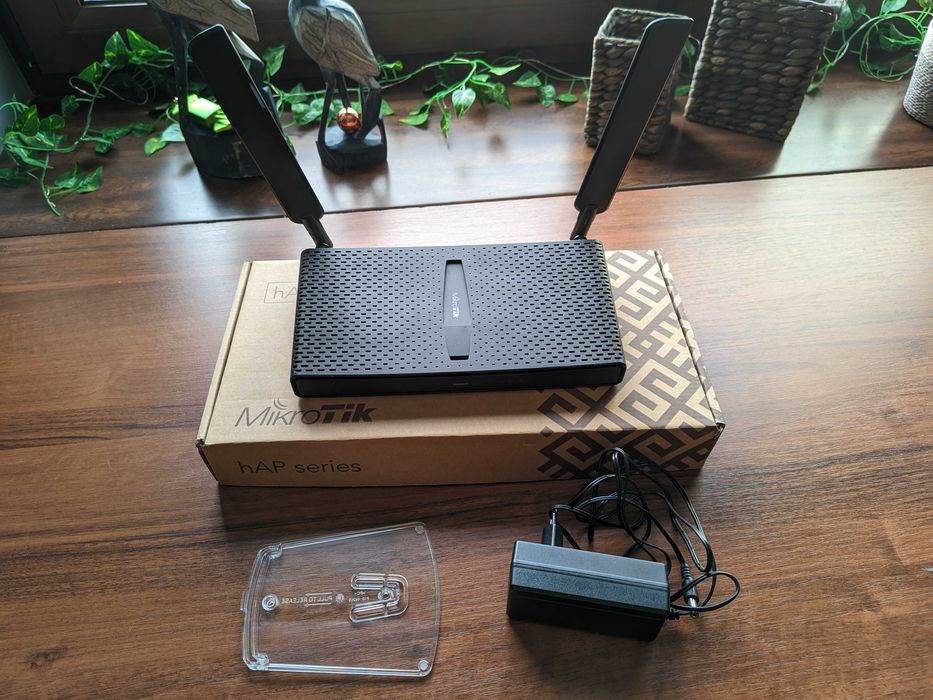 Router MikroTik hAP ac3 - wydajny i niezawodny, kompletny zestaw.