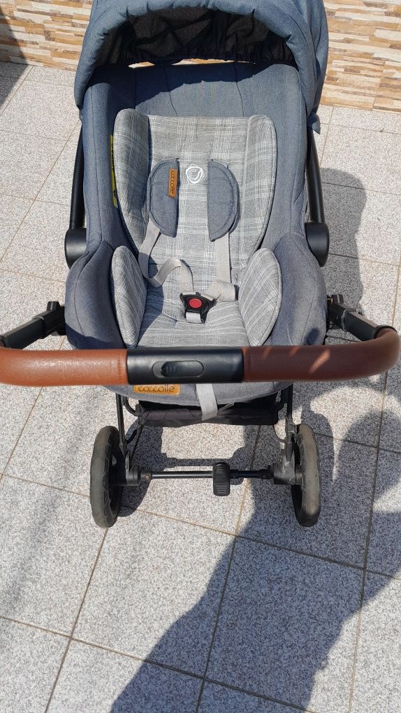 Carrinho de Bebé Coccolle modelo Ravello 3 em 1