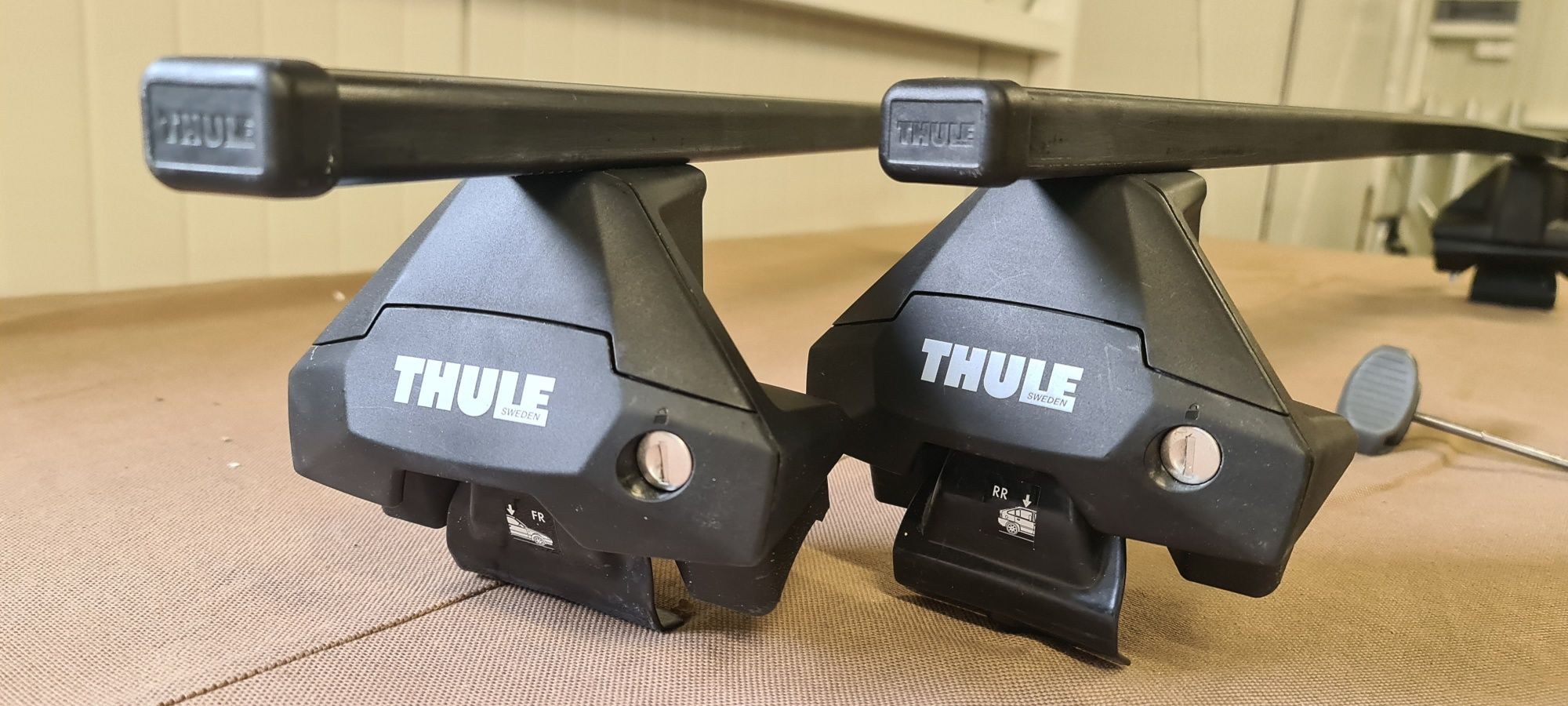 Audi A6 C7 Sedan Thule Squarebar Evo Bagażnik dachowy Poprzeczki Thule