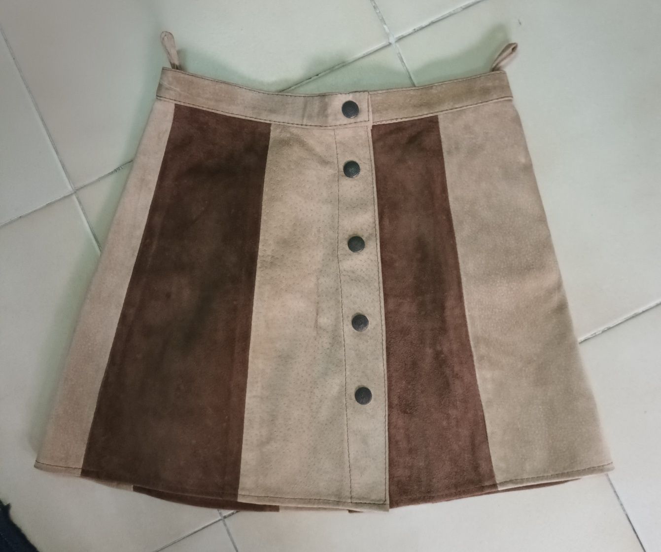 Minissaias em pele