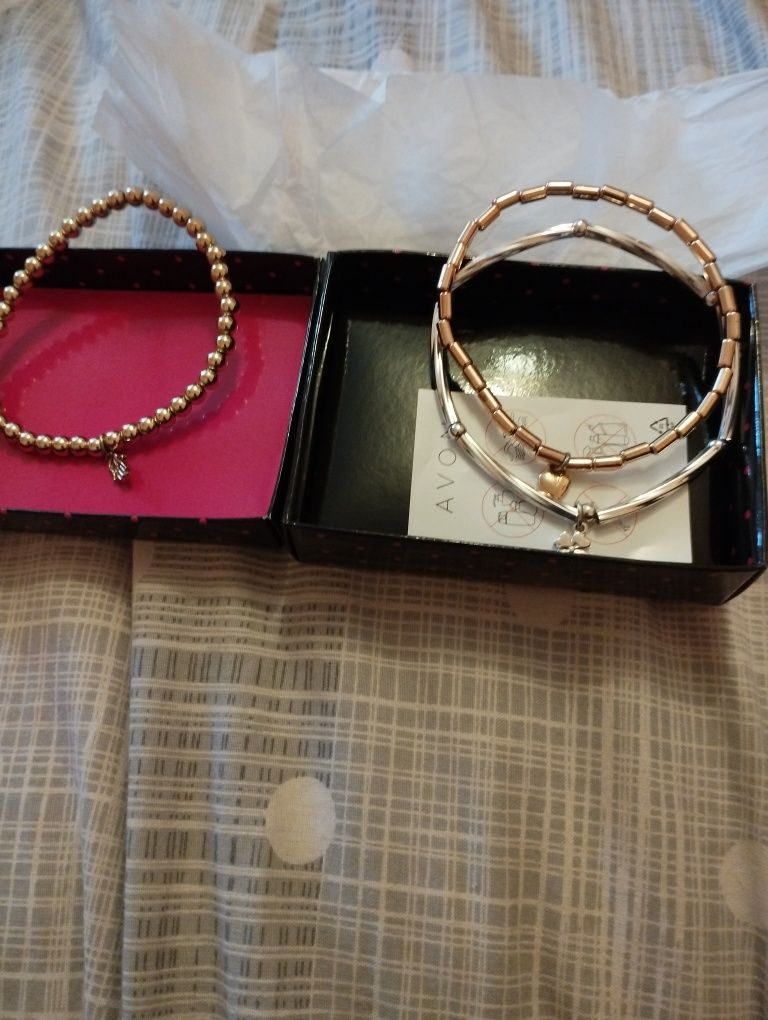 Avon zestaw bransoletek !