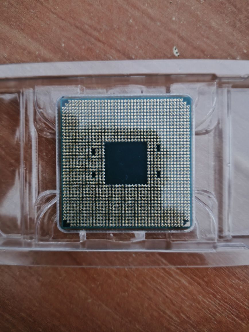 Ryzen 5 2600 + DDR4 16GB 3200