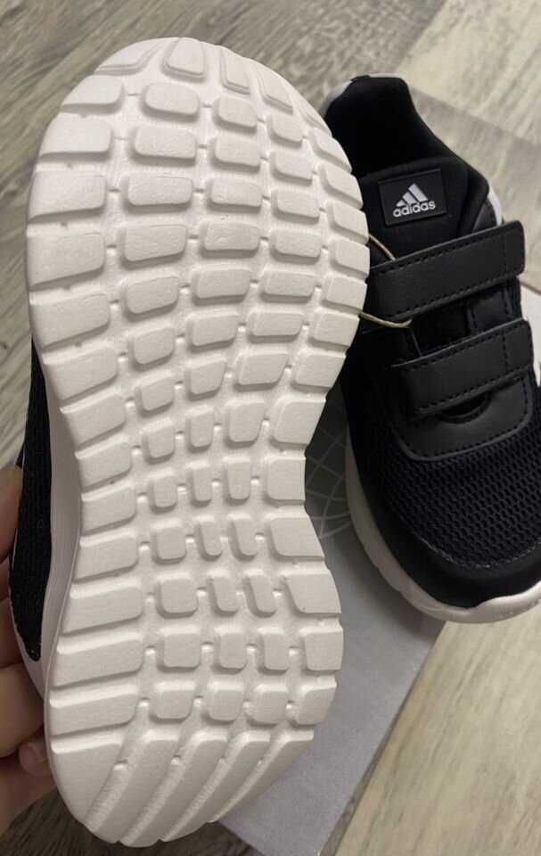 Кроссовки новые Adidas 27p-p