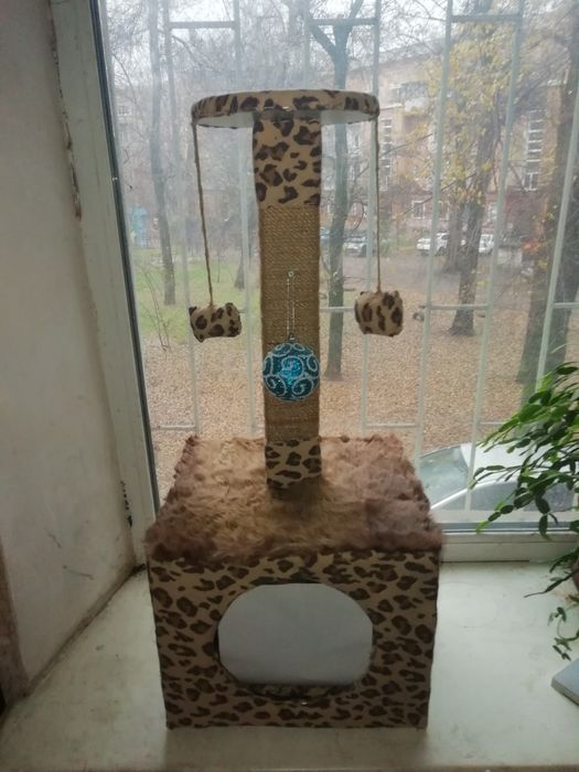 Когтеточка с домиком НОВАЯ.