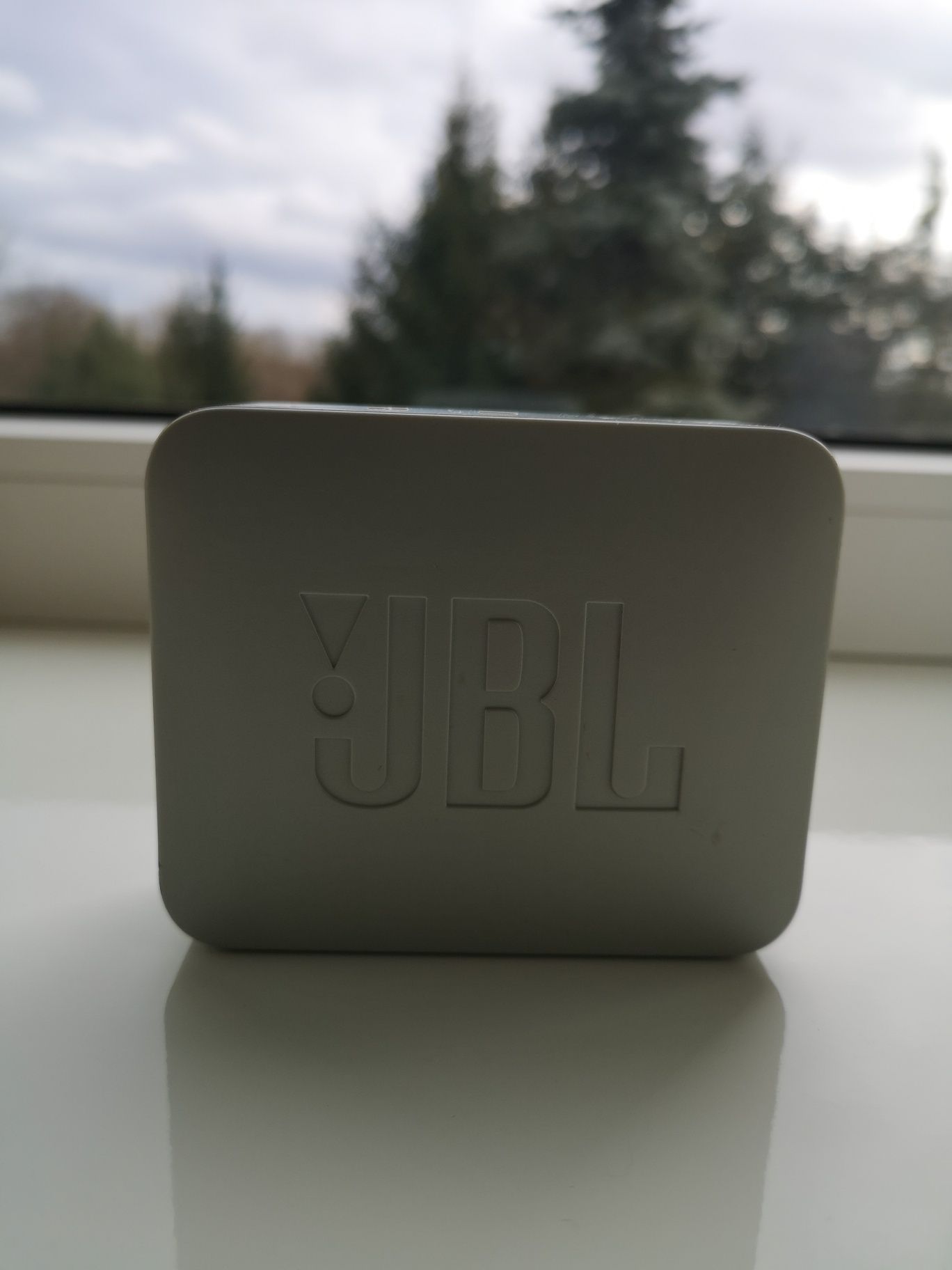 Колонка JBL в доброму стані.