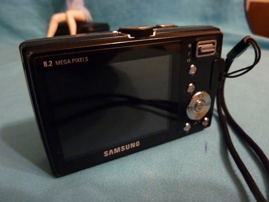 Maleńki aparat kompaktowy Samsung L100. Cyfrówka do wszystkiego.