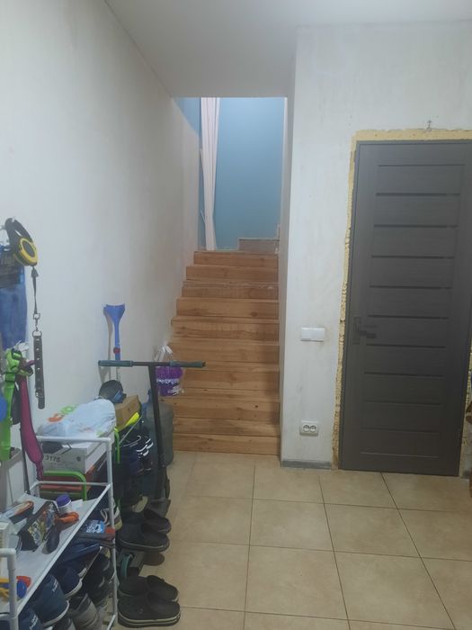 Продам 2-х рівневу квартиру/таунхаус КМ "ПАЛАРІС"