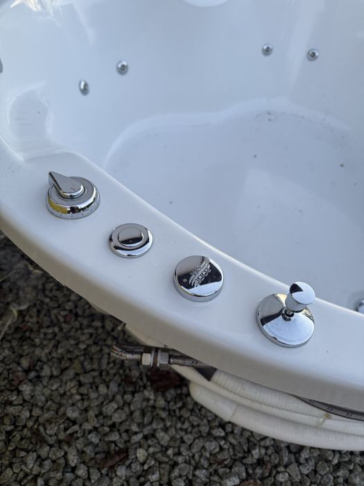 Wanna okrągła śr. 160 cm + prysznic gratis