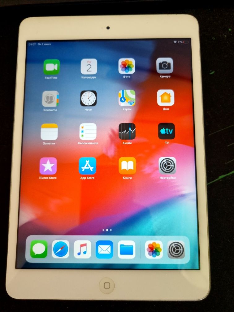 Продам IPad mini 32 gb