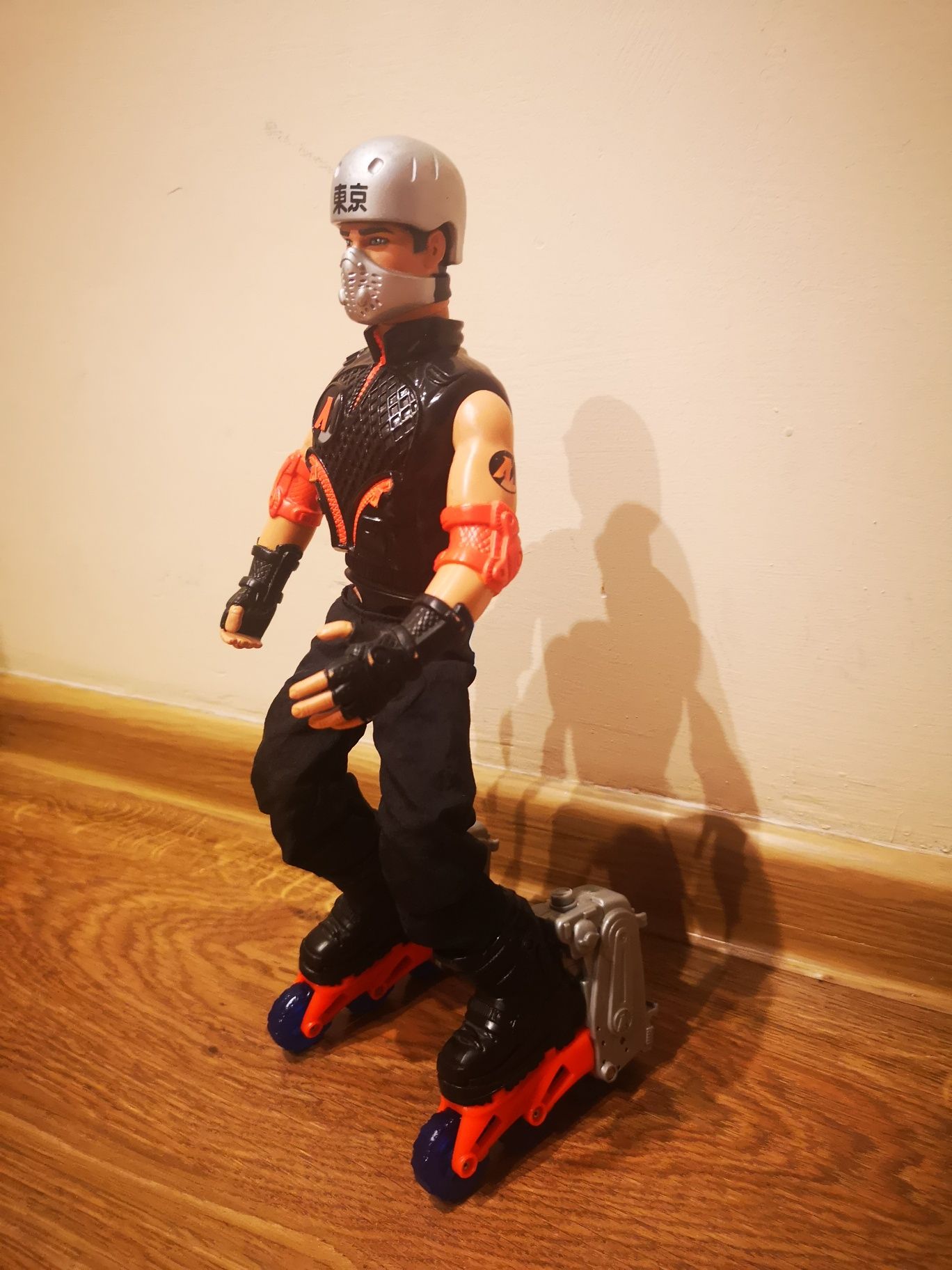 Hasbro Action Man roller skater, lalka figurka na rolkach z Action Man