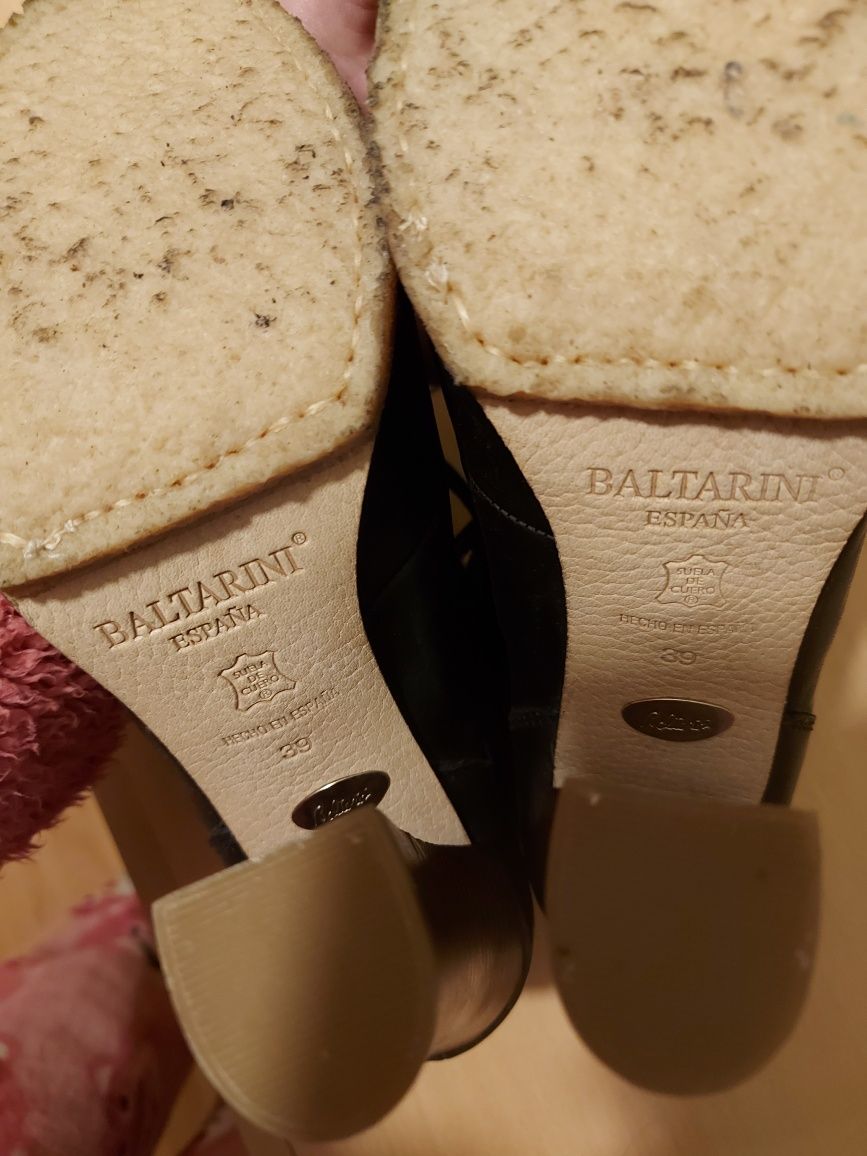 Botas / botim pretas tam39