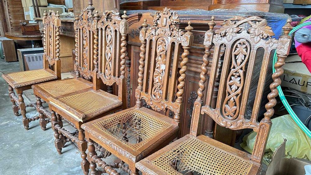 Rzeźbione krzesła z plecionką – 5 sztuk, do renowacji