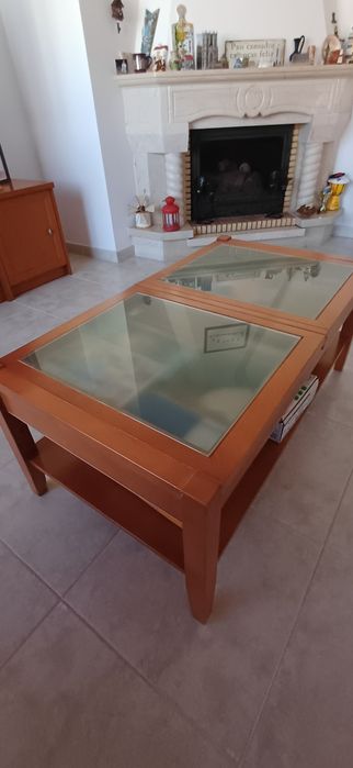 Móvel de sala e mesa de centro
