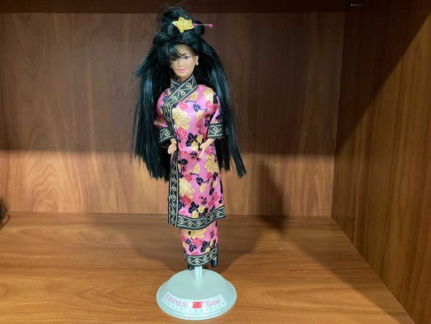 Barbie chinesa - coleção dolls of the world de 1993
