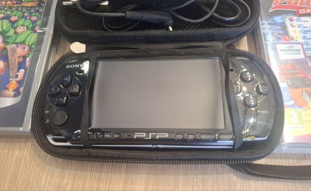 Konsola PSP + 7 gier