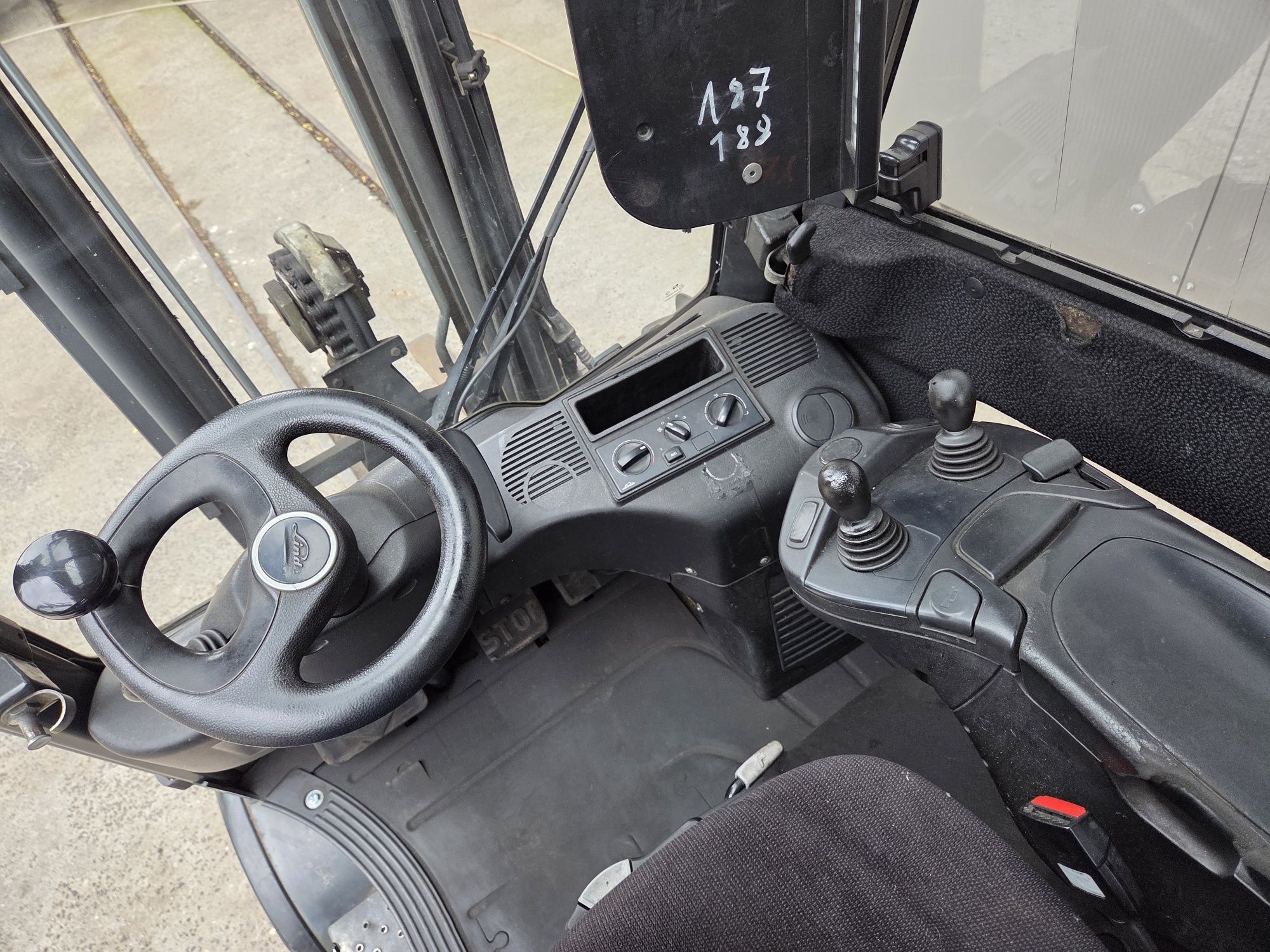 Wózek widlowy Linde H20T-01  Rok 2016, Triplex 4.62 m, Kabina, Przesuw