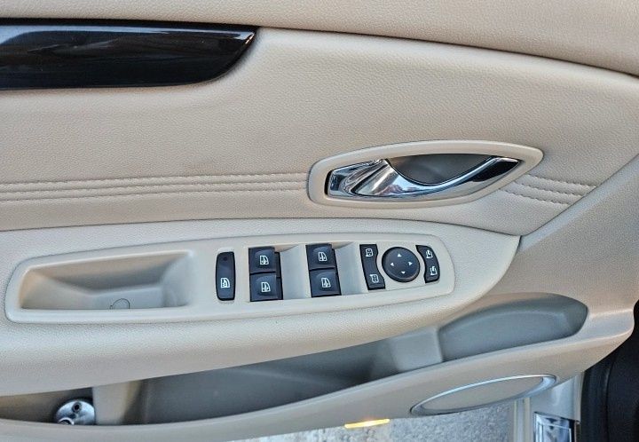 Renault Grand Scénic 2012