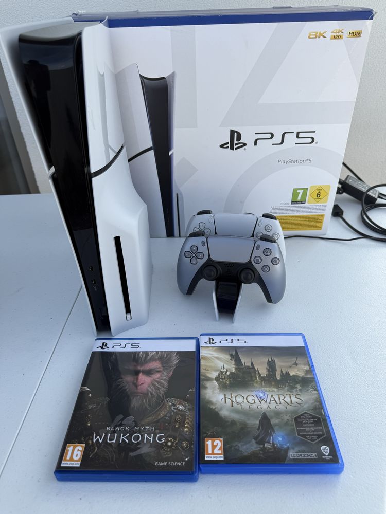 PS5 + 2 controlos + 2 Jogos