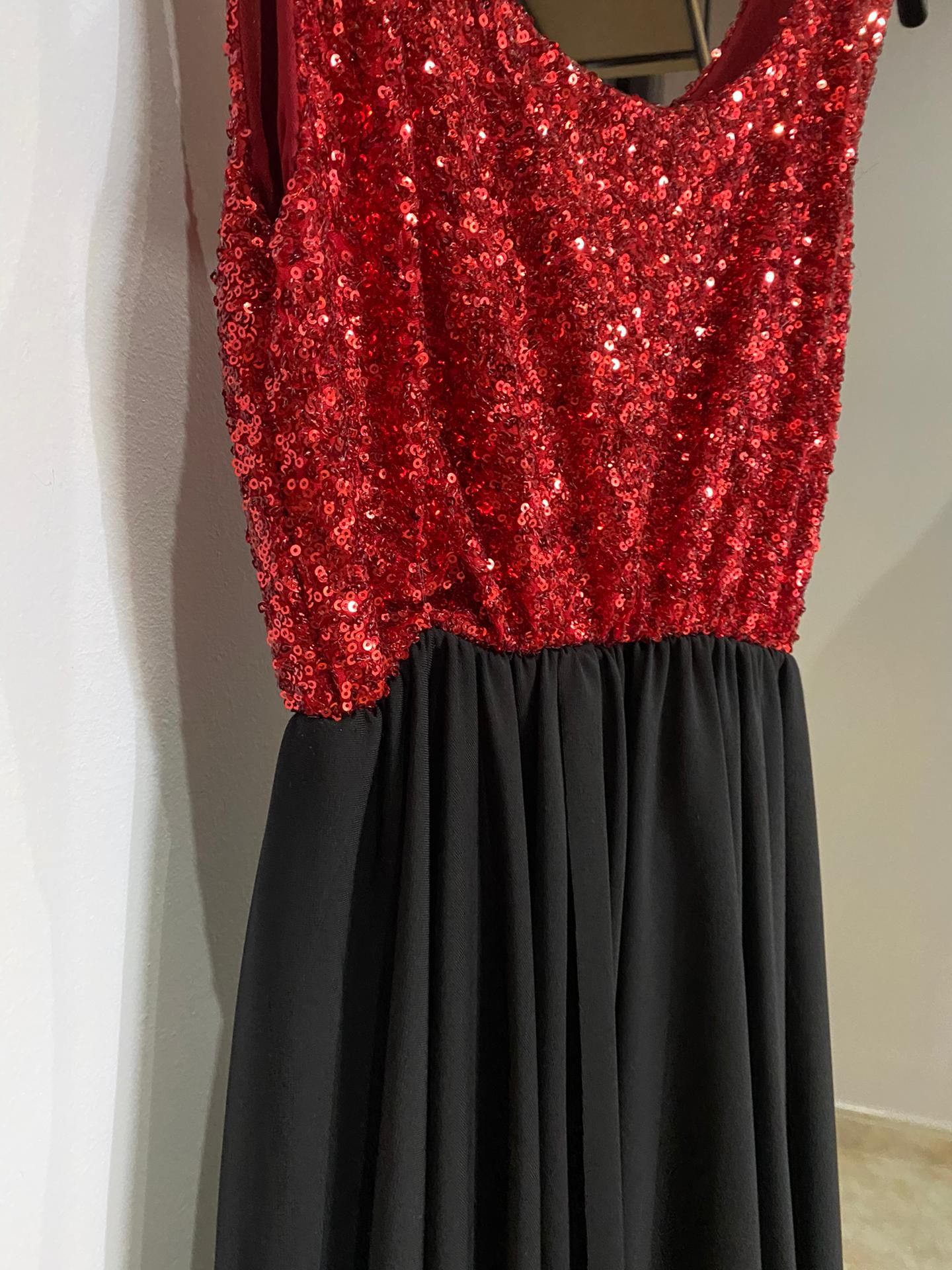 Vestido de noite com lantejoulas - vermelho ou azul