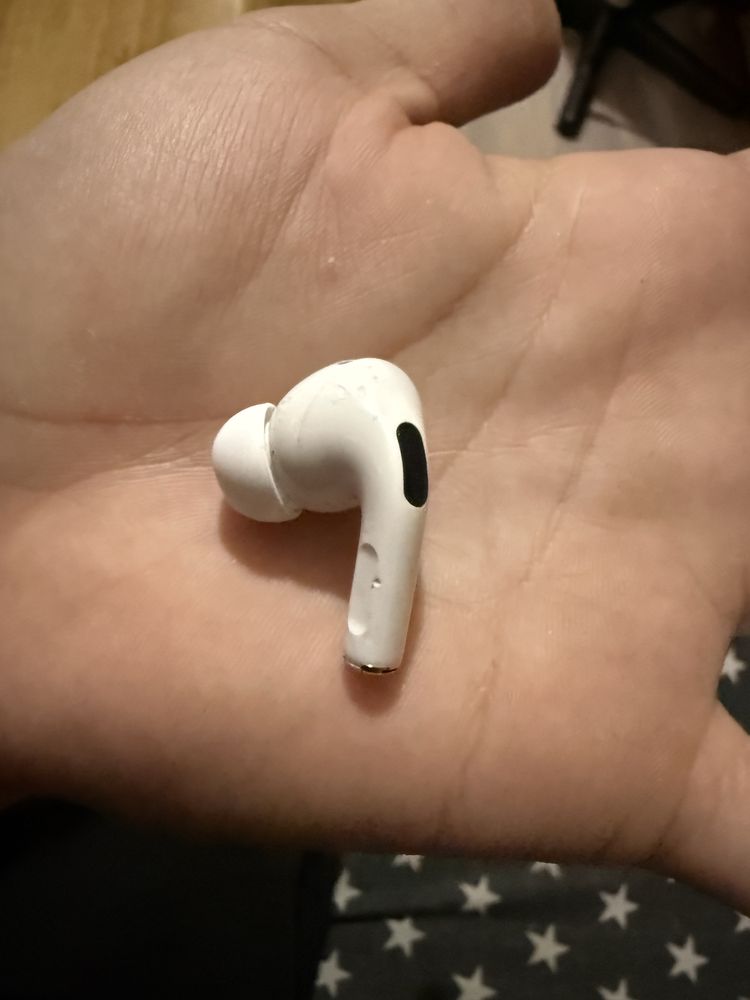 Lewa słuchawka airpods pro