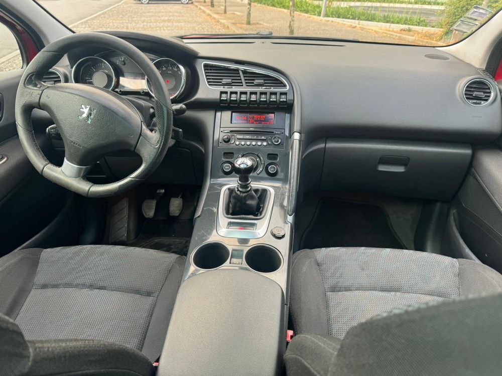 PEUGEOT 3008 MUITO BEM ESTIMADO