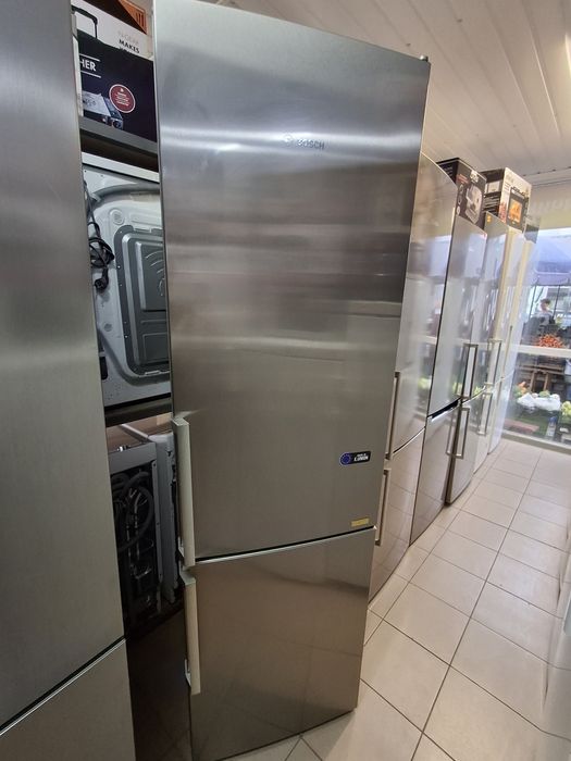 Холодильник Bosch model KGE39AI40