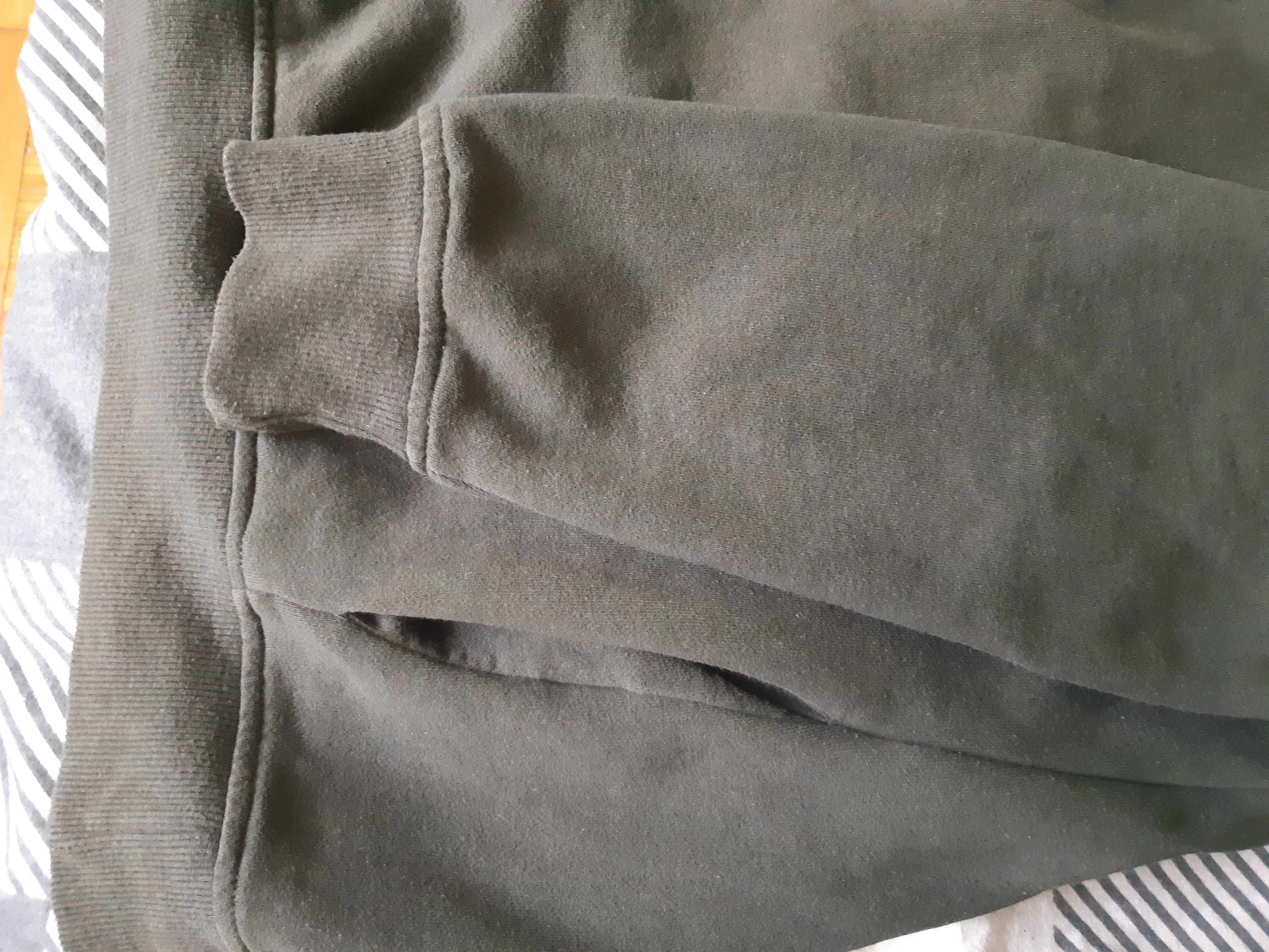 Zielona bluza Cropp z napisem rozm. S