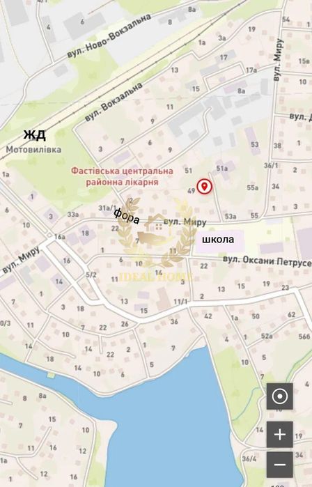 Продам будинок в центрі смт Борова