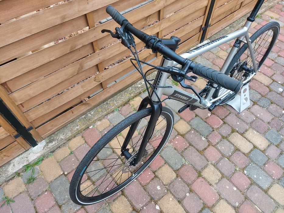 Stevens Strada 800 Disc 2022 Shimano 105
R7000 Fulcrum Rozmiar 58/60cm