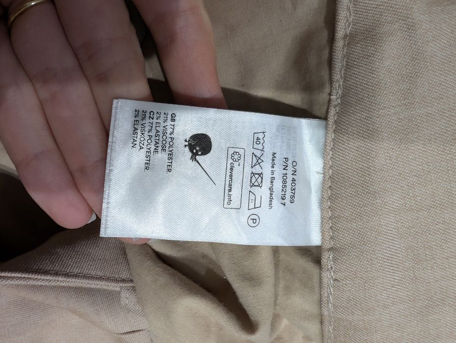 Eleganckie spodnie z szerokimi nogawkami Monki