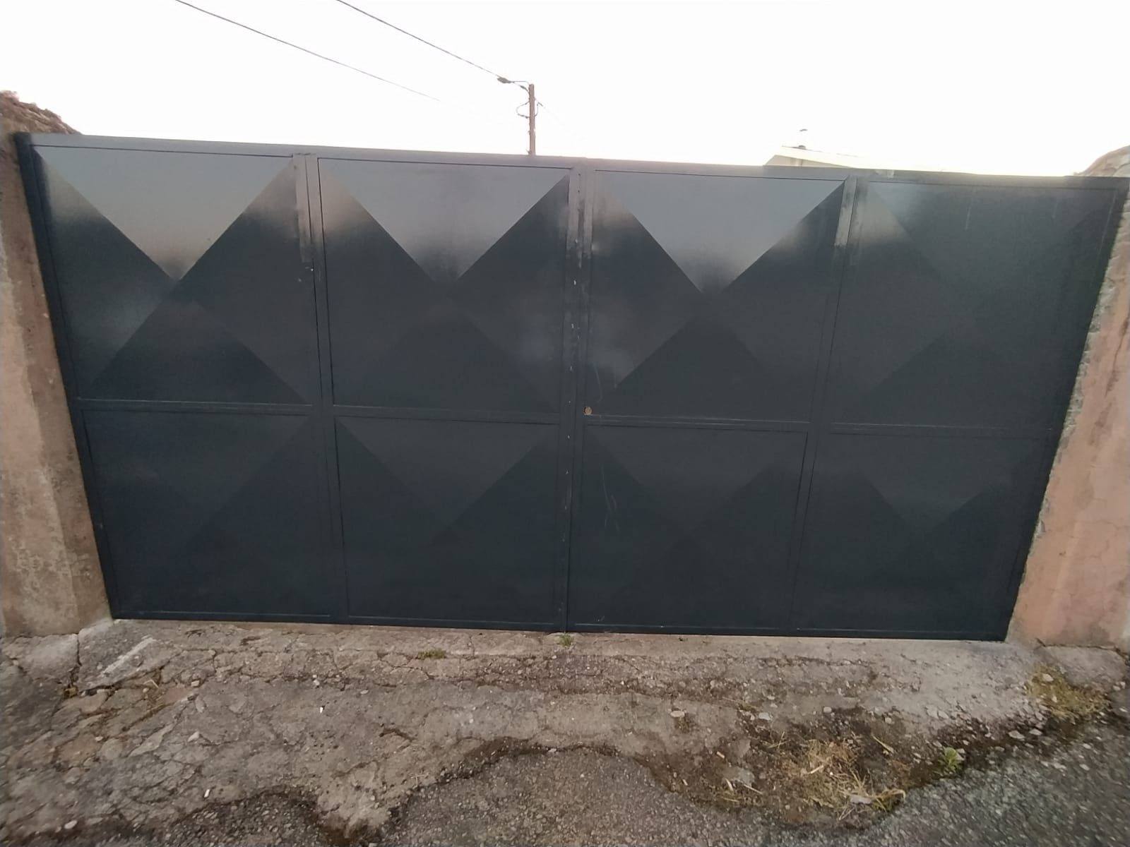 Arrenda-se Armazém/Garagem - Sandim