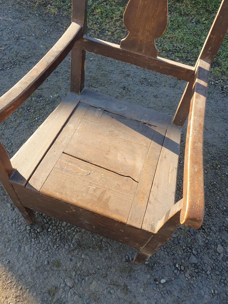 Stare drewniane krzesło zabytek antyk staroć muzeum stan dobry !
