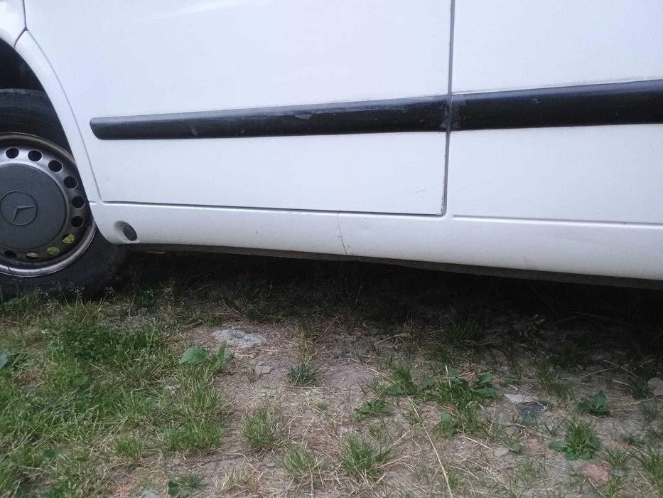 Mercedes benz (bus)