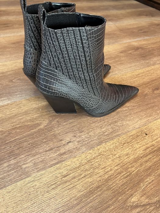 Ботінки -казачки. “Zara”