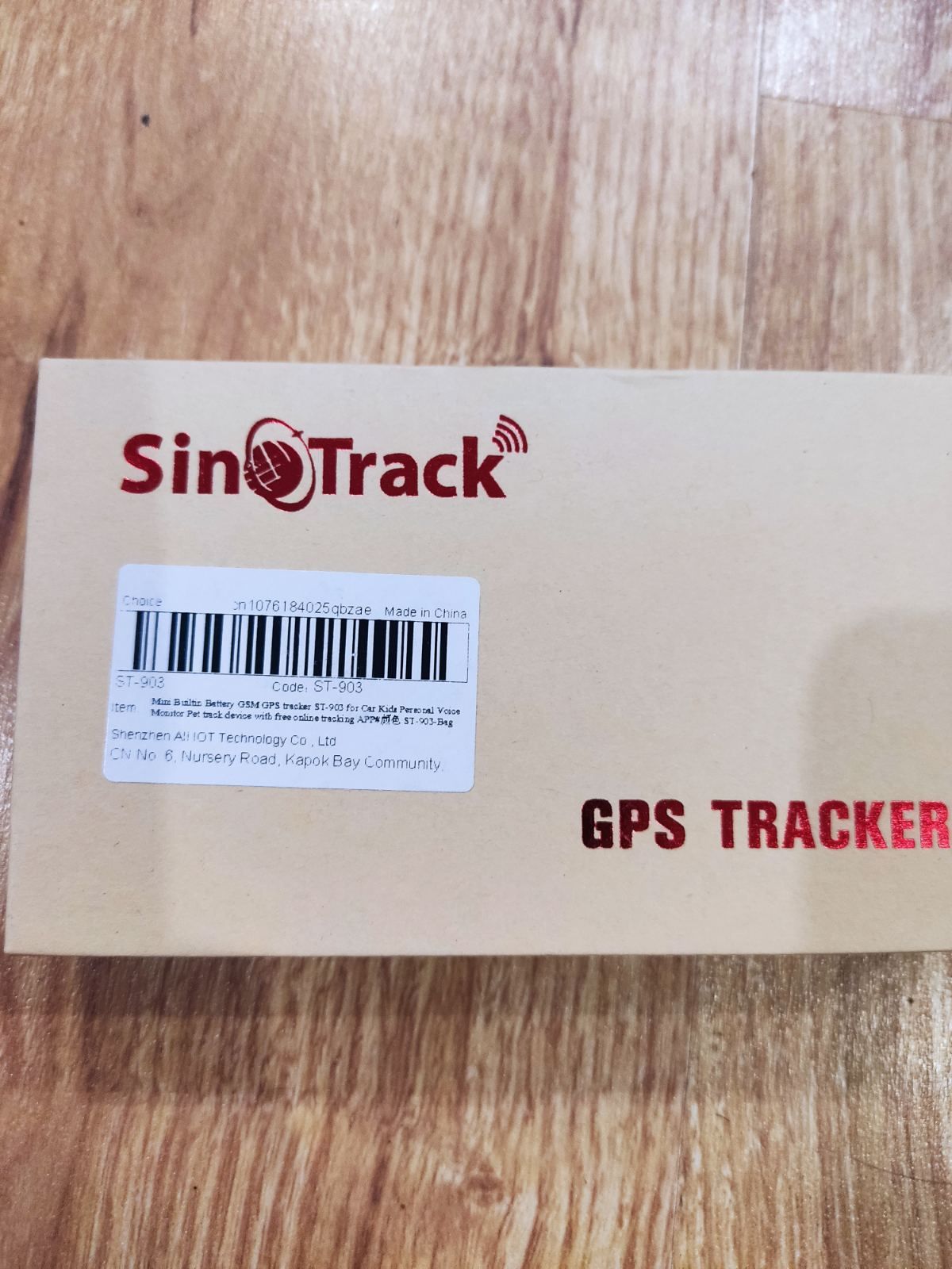 Портативный GPS-трекер SinoTrack ST-903.