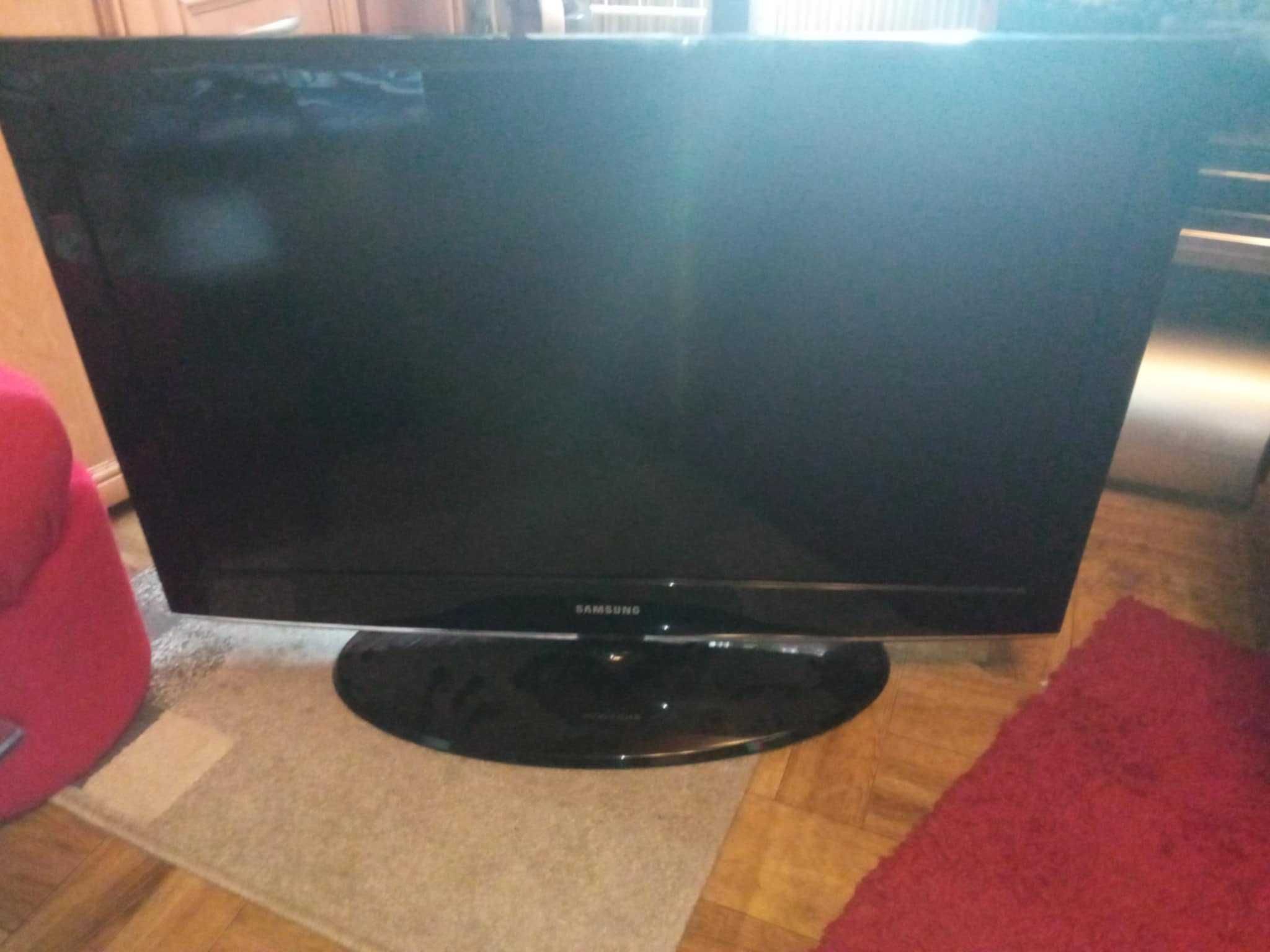 2xSamsung 37+Dekoder dvb-t2 i 40 z dekoderem dvb-t2 z pilotem