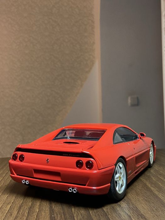 Ferrari F355 Berlinetta 1/18 Hot Wheels