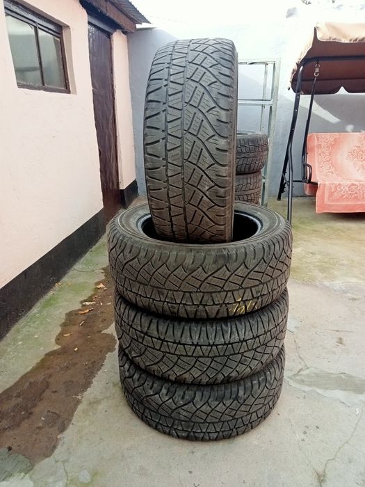Шины 235/55 R17.