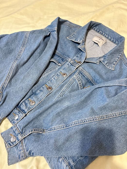 Жіноча джинсовка з широкими рукавами