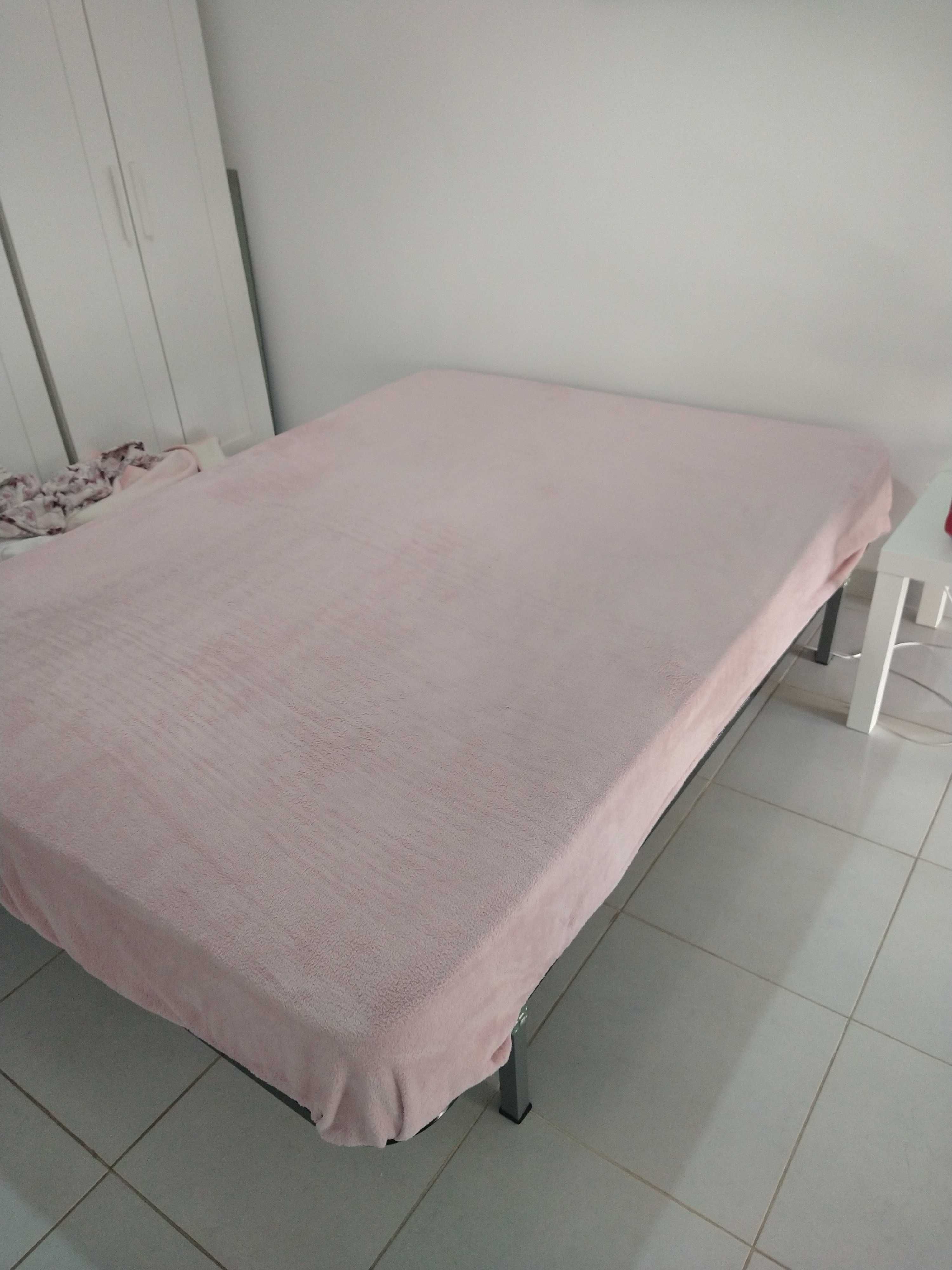 Vendo estrado casal