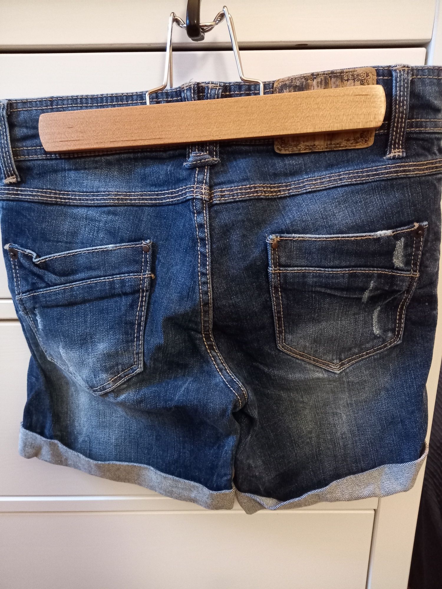 Spodenki krótkie / szorty jeans  stradivarius
